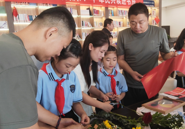 “红星闪闪庆八一，军民共度进书房”——河北省图书馆建军节专场活动成功举办